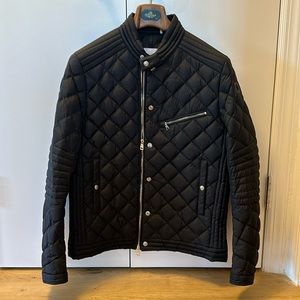 Men’s Moncler Vulpie Short Down Jacket. Sleek and stylish. Worn one time.